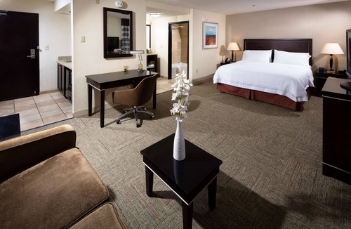 Seven Hills Hotel | Hampton Inn & Suites Las Vegas South
