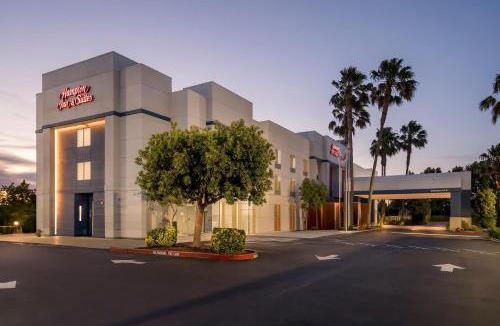 Lathrop Hotel | Hampton Inn & Suites Lathrop