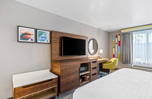 Lathrop Hotel | Hampton Inn & Suites Lathrop