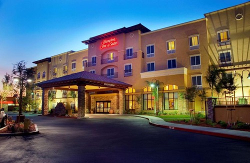Lodi Hotel | Hampton Inn & Suites Lodi