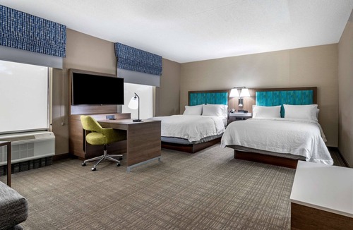 Jeffersontown Hotel | Hampton Inn & Suites Louisville East