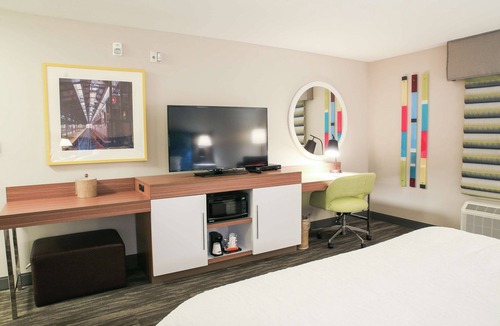 Mount Laurel Hotel | Hampton Inn & Suites Mount Laurel/Moorestown