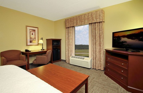 Madisonville Hotel | Hampton Inn & Suites Madisonville