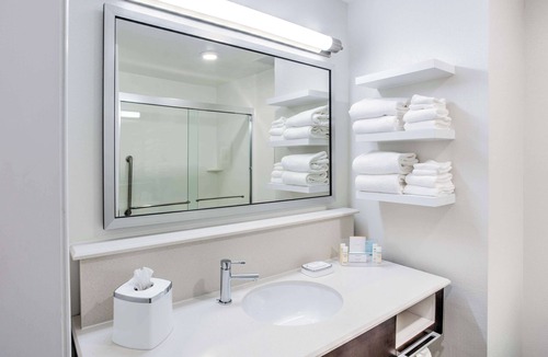 Macon Hotel | Hampton Inn & Suites Macon I-475