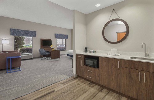 Macon Hotel | Hampton Inn & Suites Macon I-75 North