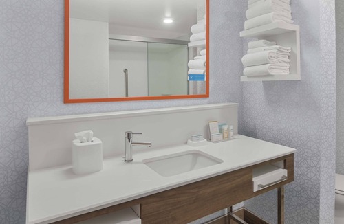 Macon Hotel | Hampton Inn & Suites Macon I-75 North
