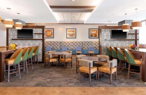 Madison Hotel | Hampton Inn & Suites Madison Downtown