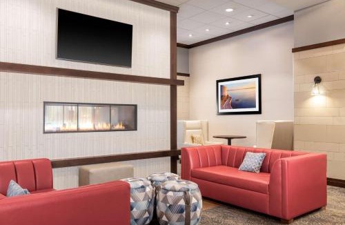 Madison Hotel | Hampton Inn & Suites Madison Downtown