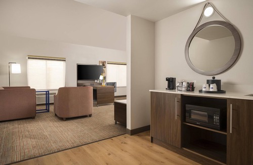 South Arlington Hotel | Hampton Inn & Suites Mansfield