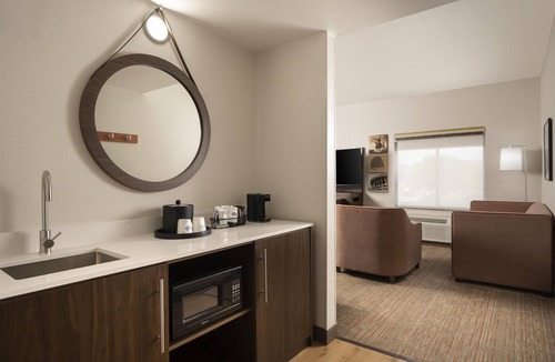 South Arlington Hotel | Hampton Inn & Suites Mansfield