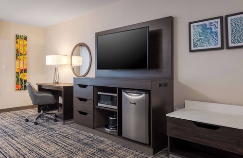Manteca Hotel | Hampton Inn & Suites Manteca