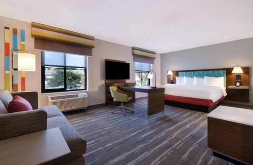 Marina Hotel | Hampton Inn & Suites Marina