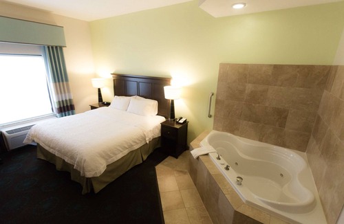 Middlebury Hotel | Hampton Inn & Suites Middlebury