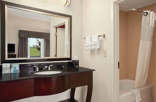 Millington Hotel | Hampton Inn & Suites Millington
