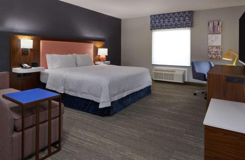 Dorval Hotel | Hampton Inn & Suites Montreal-Dorval