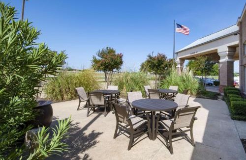 Roanoke Hotel | Hampton Inn & Suites N Ft Worth-Alliance Airport
