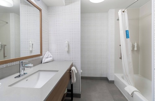 New Castle Hotel | Hampton Inn & Suites New Castle