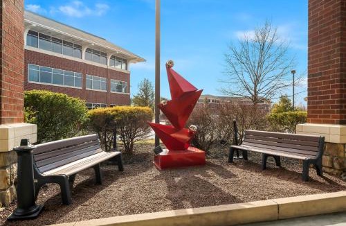 Morrisville Hotel | Hampton Inn & Suites Newtown