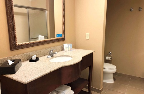 Norfolk - Virginia Beach Hotel | Hampton Inn & Suites Norfolk-Airport