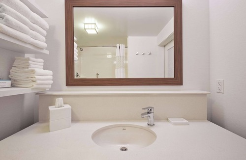 Wendel Hotel | Hampton Inn & Suites North Huntingdon-Irwin