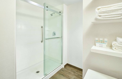 Kapolei Hotel | Hampton Inn & Suites Oahu/Kapolei