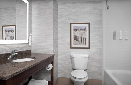 Midtown Ocean City Hotel | Hampton Inn & Suites Ocean City/Bayfront-Convention Center