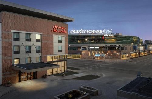 NoDo District Hotel | Hampton Inn & Suites Omaha-Downtown
