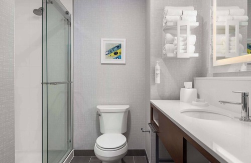 Mono Hotel | Hampton Inn & Suites Orangeville, On
