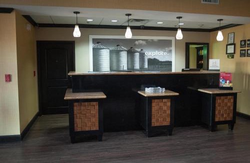 Palestine Hotel | Hampton Inn & Suites Palestine