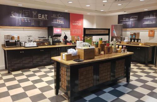 Palestine Hotel | Hampton Inn & Suites Palestine