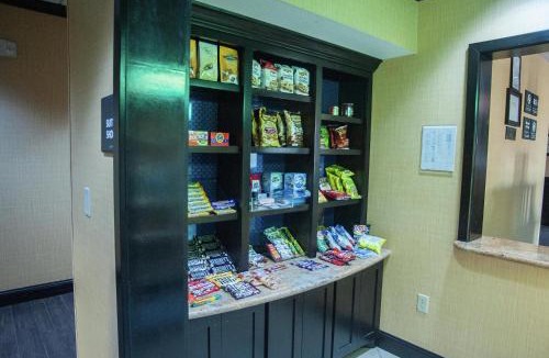 Palestine Hotel | Hampton Inn & Suites Palestine