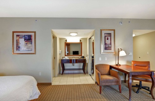Orange Prairie Hotel | Hampton Inn & Suites Peoria at Grand Prairie, IL