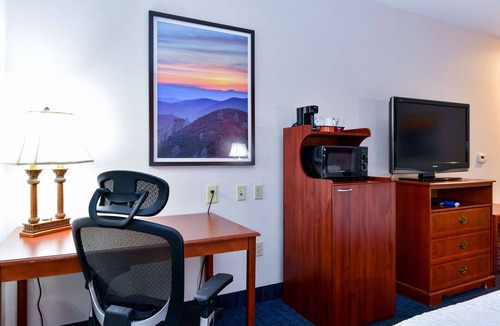 Pittsburg Hotel | Hampton Inn & Suites Pittsburg, CA