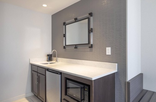 Portsmouth Hotel | Hampton Inn & Suites Portsmouth Downtown
