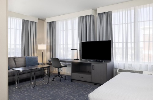 Portsmouth Hotel | Hampton Inn & Suites Portsmouth Downtown