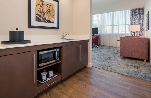 Pearl District Hotel | Hampton Inn & Suites Portland-Pearl District