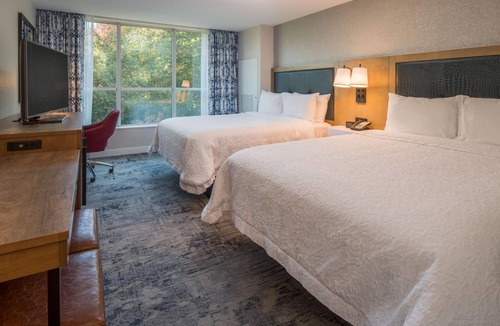Pearl District Hotel | Hampton Inn & Suites Portland-Pearl District