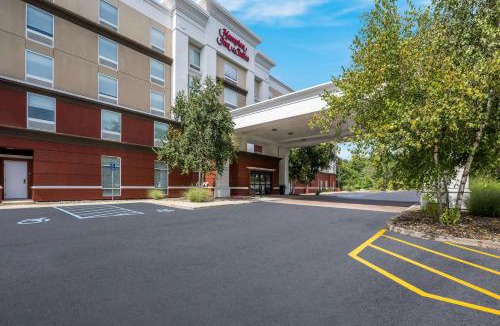 Crown Heights Hotel | Hampton Inn & Suites Poughkeepsie