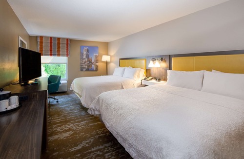 Southwest Raleigh Hotel | Hampton Inn & Suites Raleigh Cary Lenovo Center
