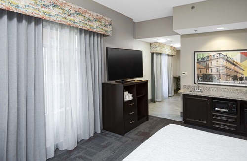 Glenwood South Hotel | Hampton Inn & Suites Raleigh Downtown