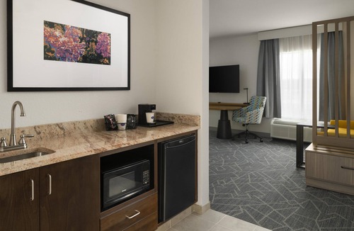 Rochester Hotel | Hampton Inn & Suites Rochester/Henrietta