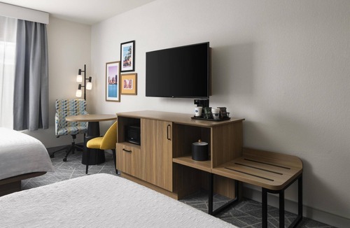 Rochester Hotel | Hampton Inn & Suites Rochester/Henrietta
