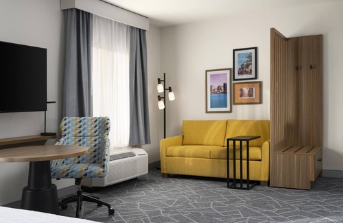 Rochester Hotel | Hampton Inn & Suites Rochester/Henrietta