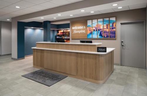 Rochester Hotel | Hampton Inn & Suites Rochester/Henrietta