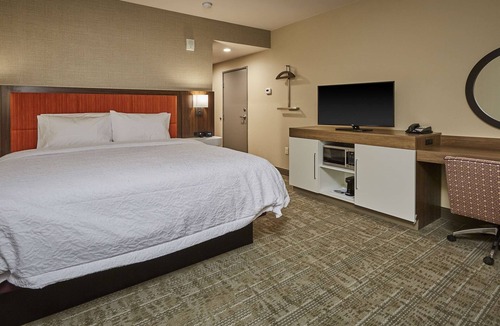 Roseburg Hotel | Hampton Inn & Suites Roseburg
