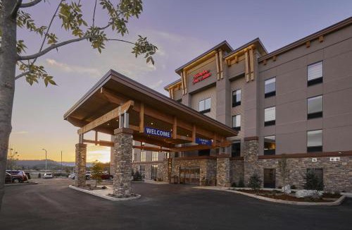 Roseburg Hotel | Hampton Inn & Suites Roseburg