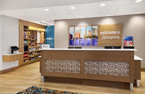 Syracuse Hotel | Hampton Inn & Suites Syracuse North Airport Area