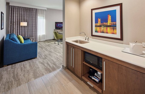 East Sacramento Hotel | Hampton Inn & Suites Sacramento at Csus