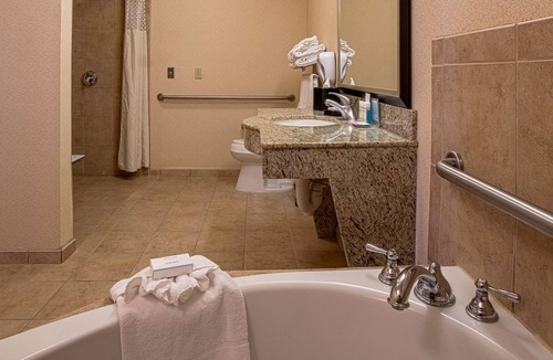 Laguna West-Lakeside Hotel | Hampton Inn & Suites Sacramento-Elk Grove Laguna I-5
