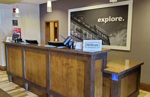 Salinas Hotel | Hampton Inn & Suites Salinas